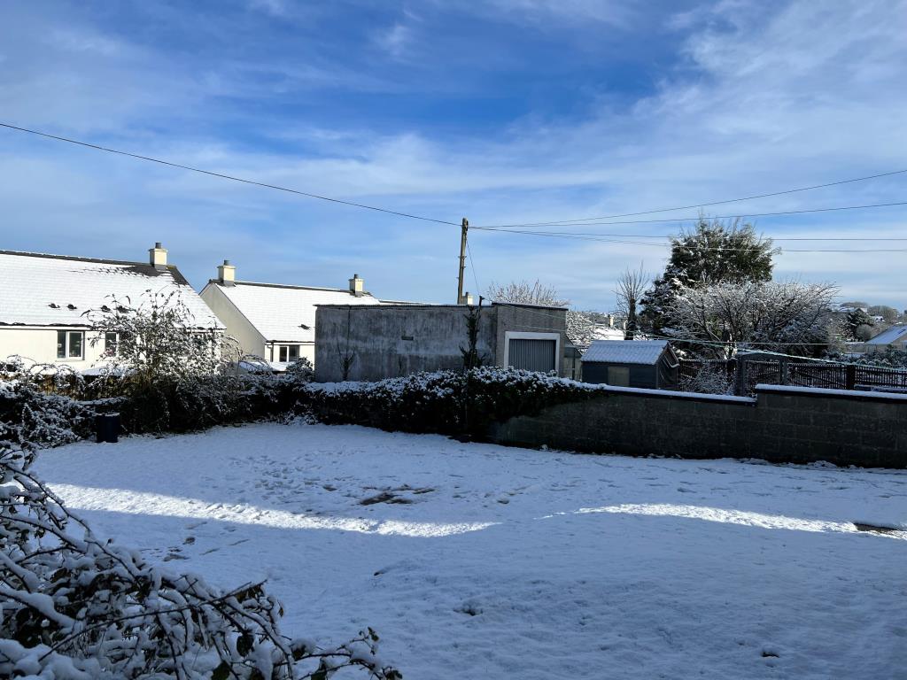 Lot: 105 - LARGE FREEHOLD DETACHED RESIDENTIAL INVESTMENT WITH DEVELOPMENT OPPORTUNITY -